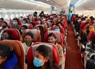 ইউক্রেন থেকে 490 জন ভারতীয়কে নিয়ে দিল্লিতে পৌঁছেছে এয়ার ইন্ডিয়ার দুটি বিমান! indian