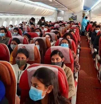 ইউক্রেন থেকে 490 জন ভারতীয়কে নিয়ে দিল্লিতে পৌঁছেছে এয়ার ইন্ডিয়ার দুটি বিমান! indian