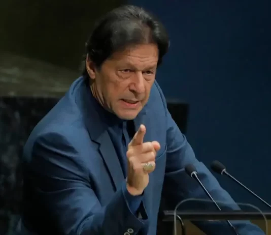 পাকিস্তানে ইমরান খান পদত্যাগ করবেন!