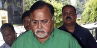 এসএসসি নিয়োগ দুর্নীতির বেড়াজালে তৃণমূল হেভিওয়েটরা। কিছুটা স্বস্তি পার্থর। মুখ খুললেন মমতা