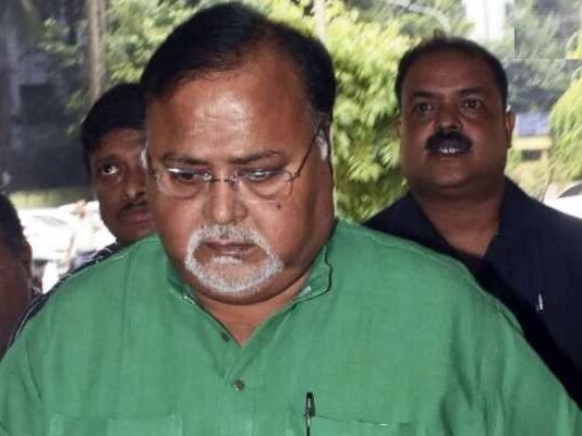 এসএসসি নিয়োগ দুর্নীতির বেড়াজালে তৃণমূল হেভিওয়েটরা। কিছুটা স্বস্তি পার্থর। মুখ খুললেন মমতা