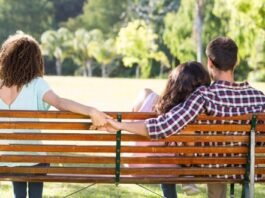 সঙ্গী অন্য সম্পর্কে জড়িয়েছেন বুঝবেন কী করে?