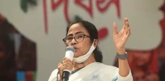 মমতা বন্দ্যোপাধ্যায় উত্তরবঙ্গ সফরে বললেন, ” ক্ষমতা থাকলে আমার বুকে বন্দুক ঠেকাও “