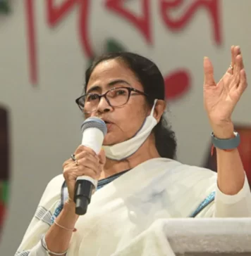 মমতা বন্দ্যোপাধ্যায় উত্তরবঙ্গ সফরে বললেন, ” ক্ষমতা থাকলে আমার বুকে বন্দুক ঠেকাও “