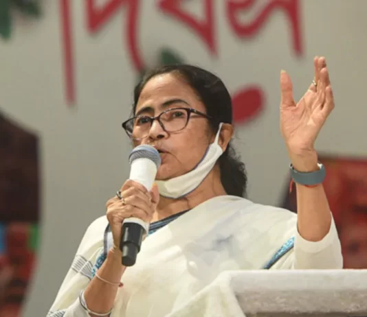 মমতা বন্দ্যোপাধ্যায় উত্তরবঙ্গ সফরে বললেন, ” ক্ষমতা থাকলে আমার বুকে বন্দুক ঠেকাও “