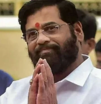 একনাথ শিন্ডের অটোচালক থেকে মুখ্যমন্ত্রীর পদ পর্যন্ত এক অসাধারণ যাত্রা