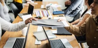 চাকরি ঘন ঘন পরিবর্তন করেন? তাহলে এই লেখাটি আপনার জন্য