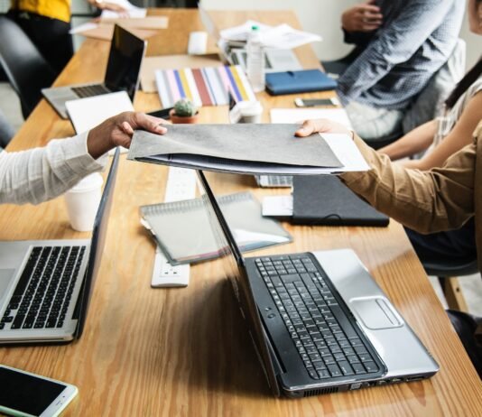 চাকরি ঘন ঘন পরিবর্তন করেন? তাহলে এই লেখাটি আপনার জন্য